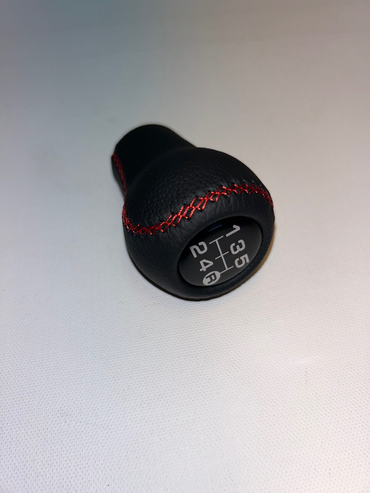 Toyota genuine leather gear shift knob 5 speed manual transmission shifter lever screw-on type Toyota genuine leather gear shift knob 5 speed manual transmission shifter lever screw-on type